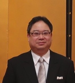 高橋　賢 氏